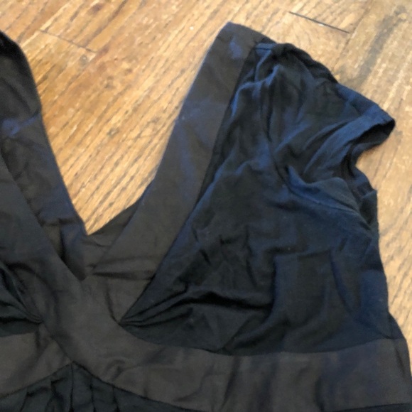 Xs banana republic top with beautiful accent - Picture 3 of 4